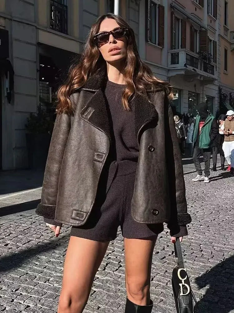 Dames Korte Leren Jas met Brede Kraag